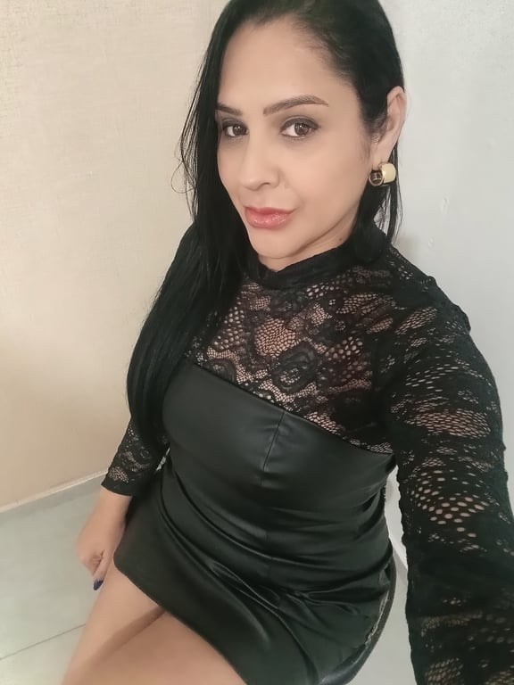 Massagem Relaxante e Terapêutica com Sarah . Massagem
