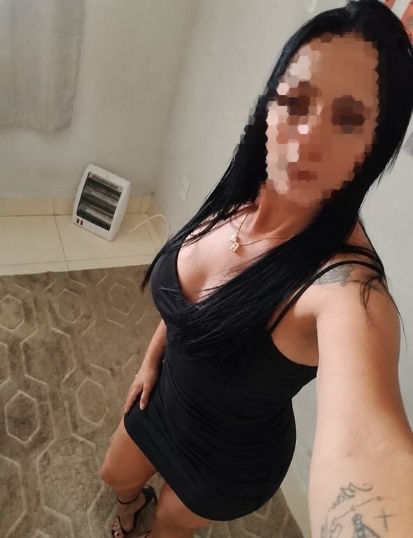 Gabriela venha me conhecer e desfrutar de momentos de prazer e alegria Massagem