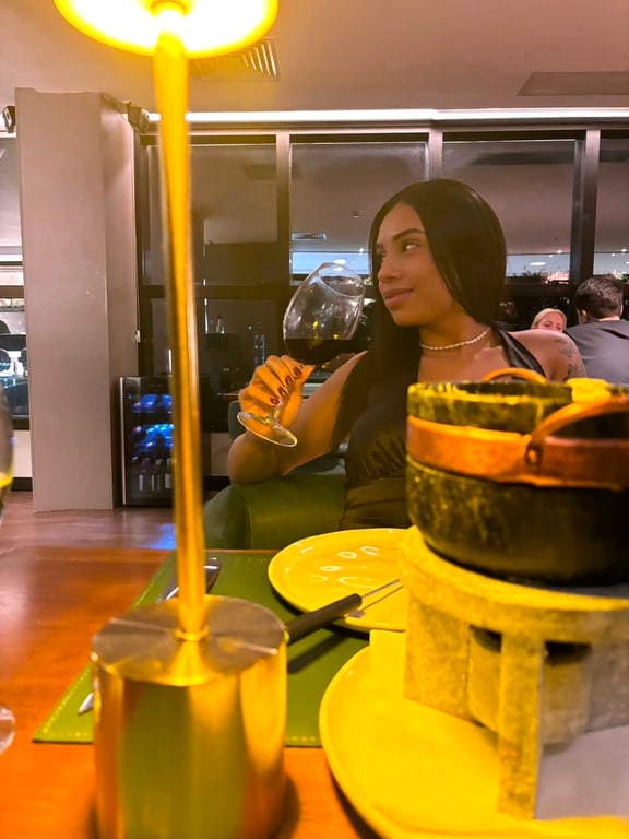 Mariana Massoterapia Onde o relaxamento encontra o desejo. Massagem tântrica em