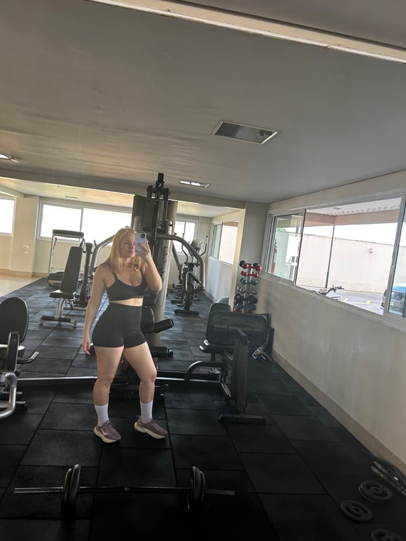 Olá, meu nome é Anatália e quero te convidar para viver o prazer Massagem
