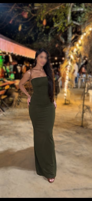 Anne. Massagem tântrica