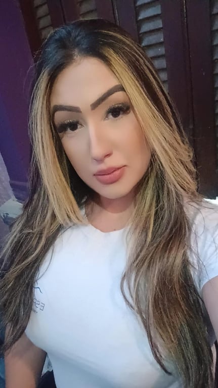 Raquel Uma experiência de conexão entre corpo, mente e essência. Massagem tântrica