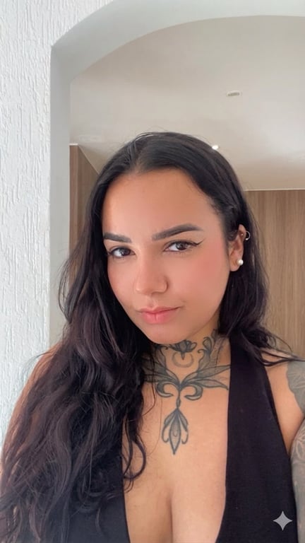 Lia Torres terapeuta massagista Massagem tântrica