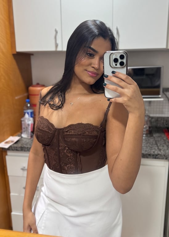 Terapeuta Cibele Nuru Premium Massagem sensual