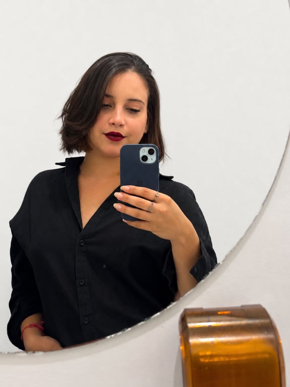 TERAPEUTA Júlia Massagem sem conotações sexuais Massagem tântrica em