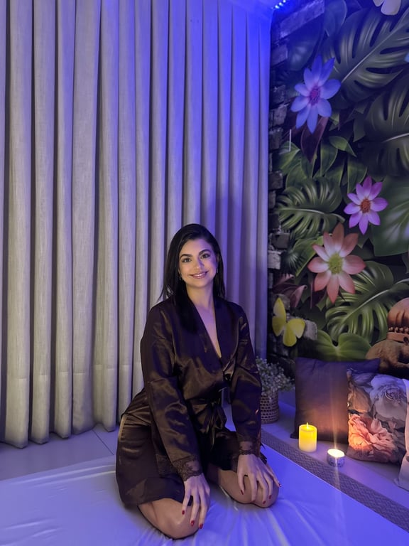 Larissa Machado Terapeuta Tântrica e Nuru Massagem