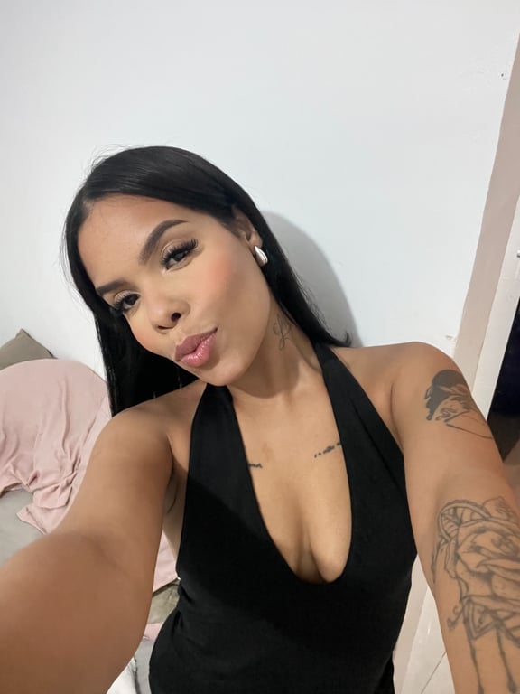 Sabrina | 22 anos | Especialista em massagem Massagem