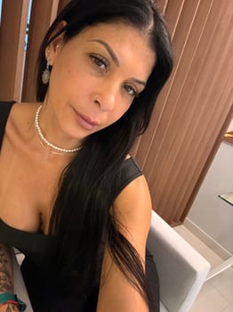Karolina Salvatore, Massagem Premium para Quem Exige o Melhor