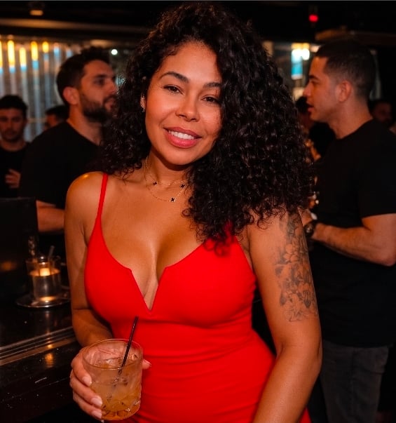 Loren Johnson ESPECIALISTA MASSAGEM SENSUAL Massagem tântrica