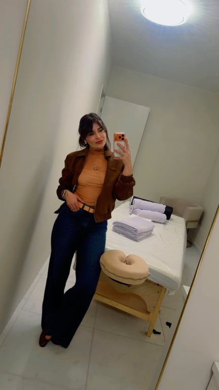 Luciana Massagens Especial Massagem sensual em