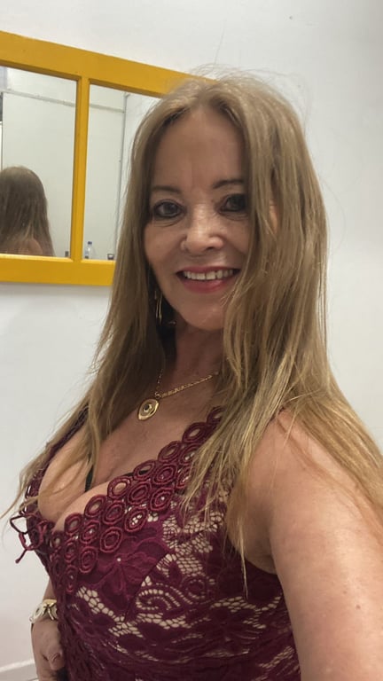 MULHER MADURA CERTIFICADA COM MASSAGEM E DEPILAÇÃO