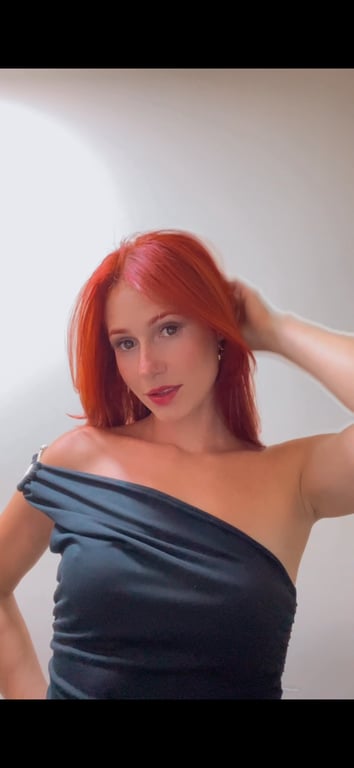 Terapeuta Bya especialista em massagens sensuais Massagem