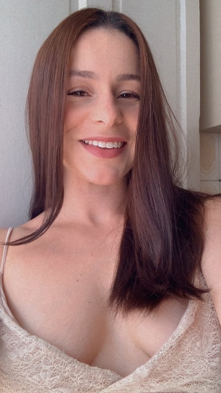 Nina Massagista Massagem Relaxante e Sensual a Quatro Mãos Massagista