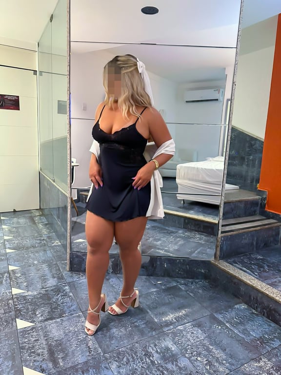 Lavinia Prado sua especialista perfeita em relaxamentos da felicidade