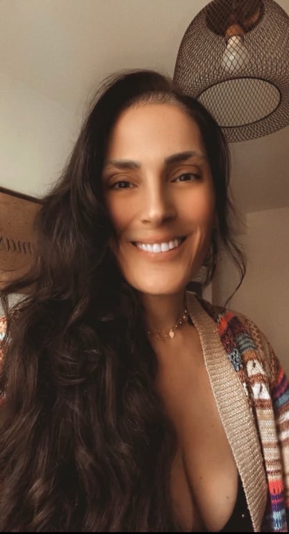 Carol Matta | Você nunca sentiu seu corpo assim Massagem sensual em