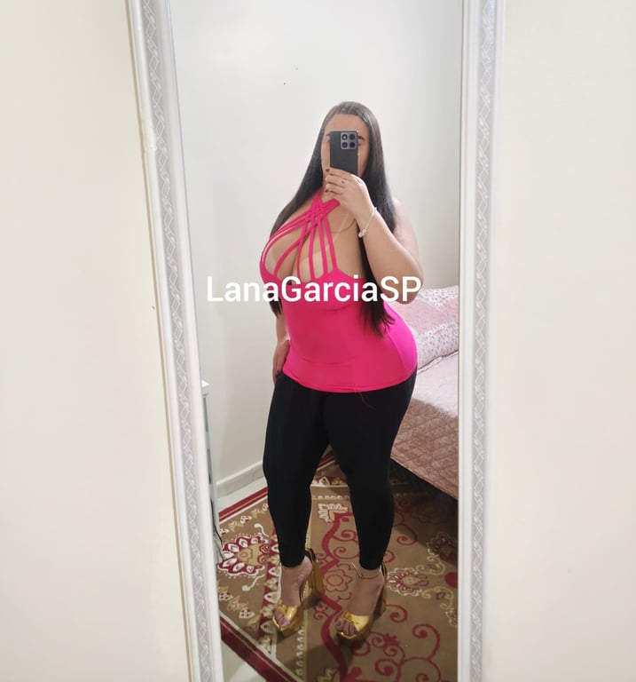 Lana Garcia uma experiência de conexão, relaxamento e bem estar. Massagista