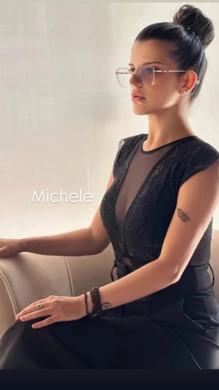 Massoterapeuta Michelle Bem estar que você merece experienciar! Massagista em