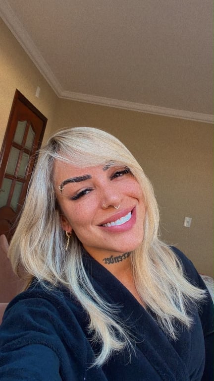 Emilly, especialista em massagem sensual. Massagem