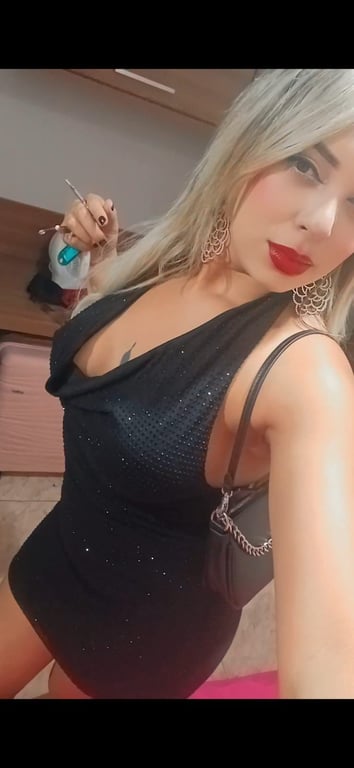 Monique Loira deliciosa Massagem e finalização
