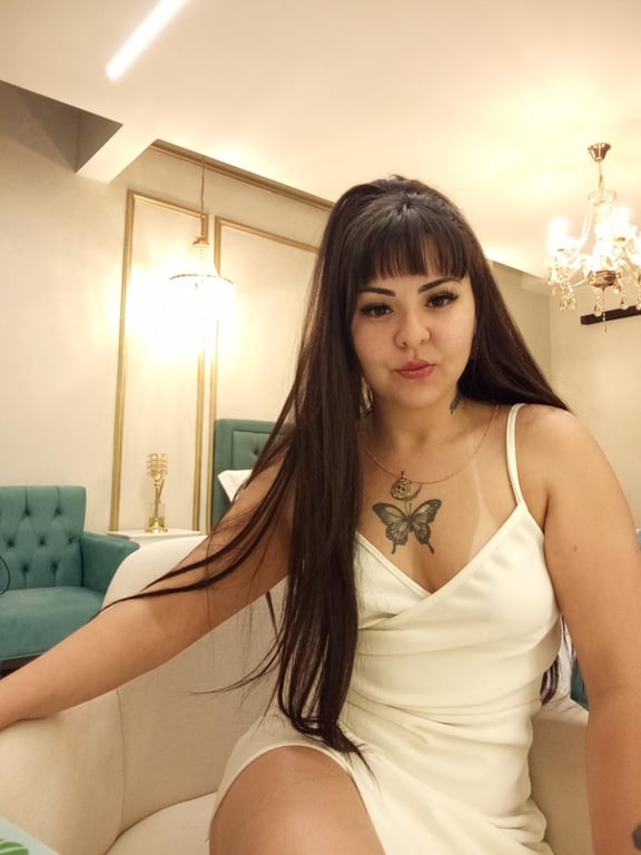 Amanda, charme discrição e requinte para cavalheiros de bom gosto Massagem nuru