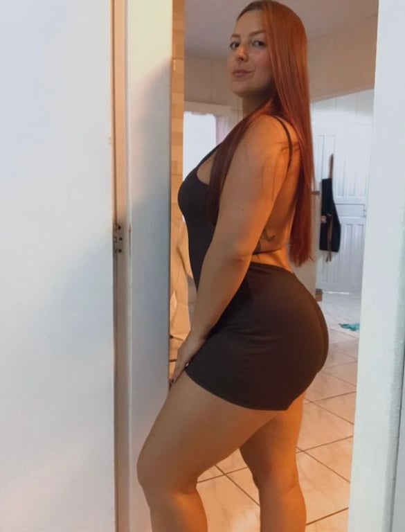 Cami Ruiva Terapeuta Tântrica Massagem sensual