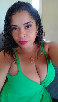 Kely de Oliveira Neves