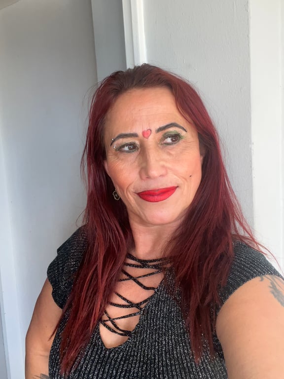 Kate Prem Pavitra Massagens e sensações, venha ficar de pernas bambas Massagem nuru em