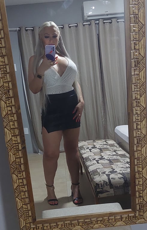 Scarlet Massoterapeuta gaúcha com mãos de fada Massagem