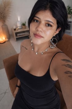 Thayna Sousa| Atendimento Exclusivo em Massoterapia