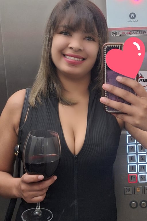 Sou Nathy oq acham em tirar a tensão? venham me conhecer... Massagista