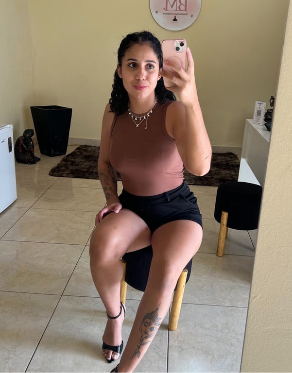 Rebecca Massoterapeuta há 9 anos. Massagista em