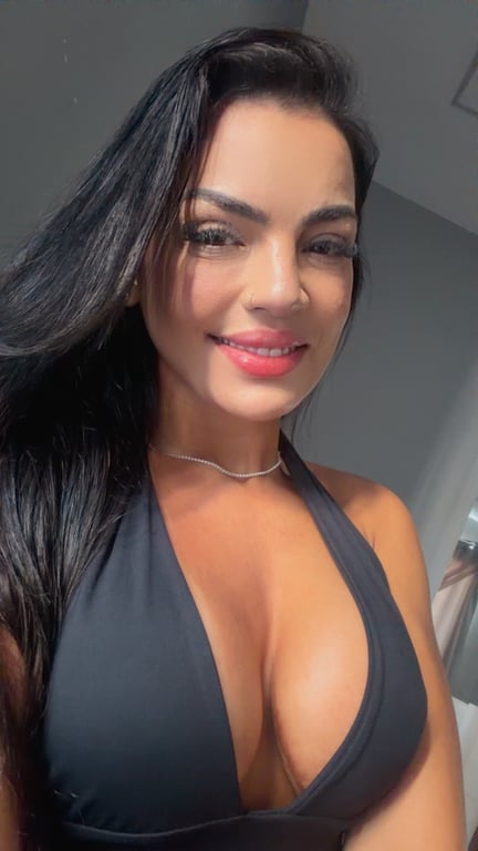 Juliana | Massagens Relaxantes, Sensuais e Experiências Exclusivas Massagem sensual