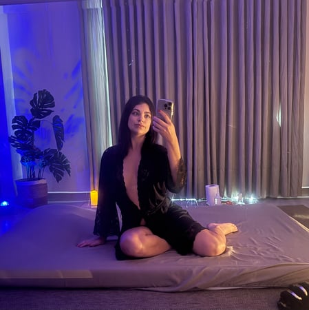 Massagista sensual em Balneário Camboriú - SC - Lari - Massagem Tântrica e Vivência Nuru, Spa e Dominatrix 