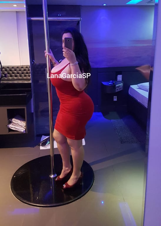 Lana Garcia uma experiência de conexão, relaxamento e bem estar. Massagista