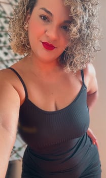 Faço massagens relaxantes e sensuais, venha relaxar com a Rebeca