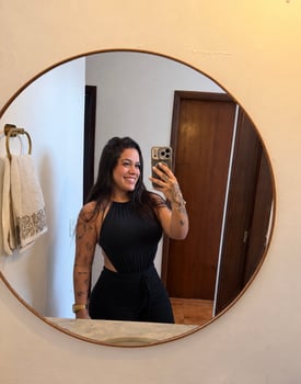 Luana | Massagem Relaxante e Experiência Exclusiva