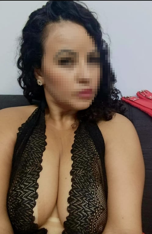 Camilly Massagista Massagens e Fetiches Massagem em