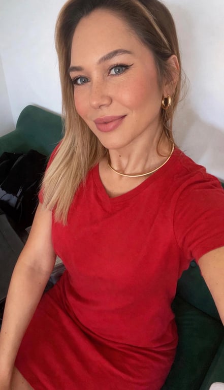 Thaís • Não sou só eu te tocando. Somos nós dois nos encontrando Massagem nuru