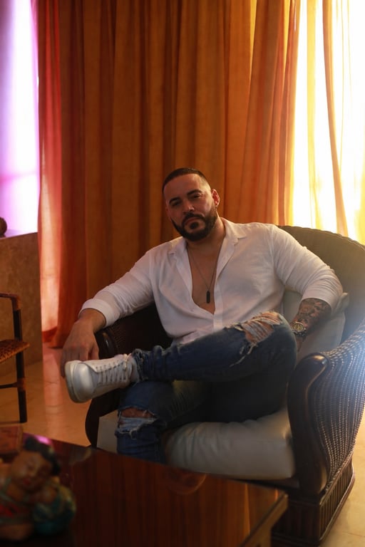 Massoterapeuta Noah Vendendo saúde através da massagem Massagem