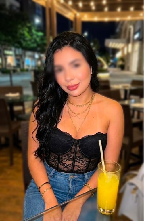Isabela Massagista carioca especialista em tântrica e nuru.