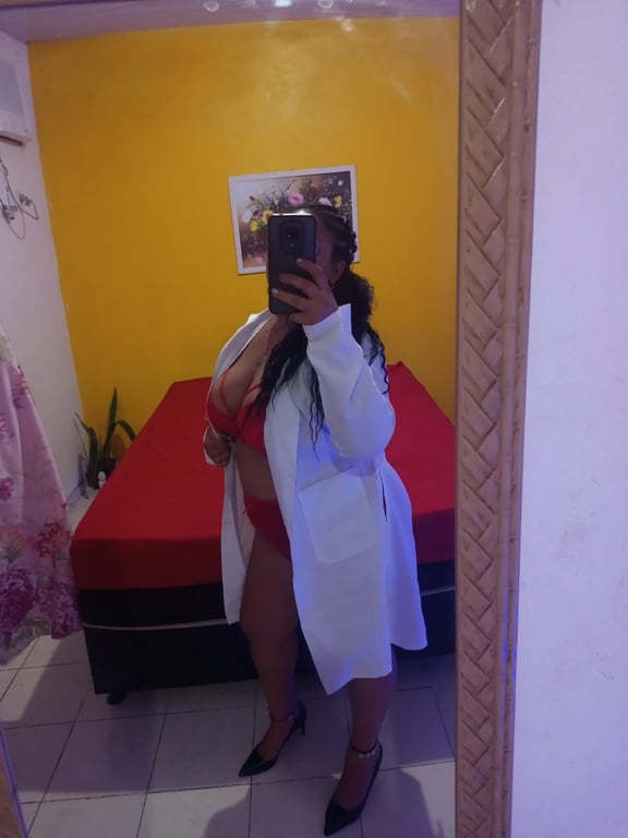 Lavinia Massoterapeuta especialista em tântrica e Nuru Massagem tântrica