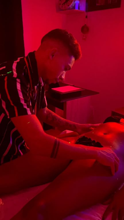 Mago Tântrico | Proporcionando Experiências Magnéticas Massagem em