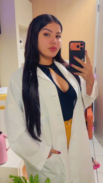 Larissa Massoterapeuta no Roçado em São José Massagem em