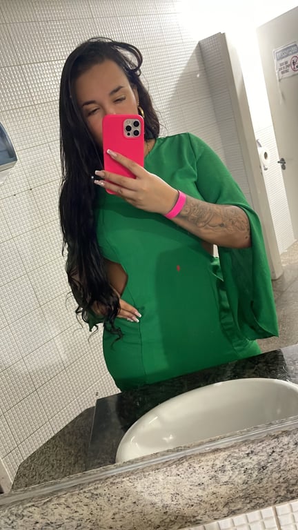 Sou a Carla, nova por aqui e pronta para te conhecer Massagem em