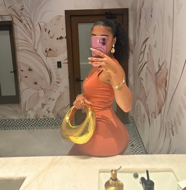 Mell Massoterapeuta Morena cor do pecado Massagem nuru