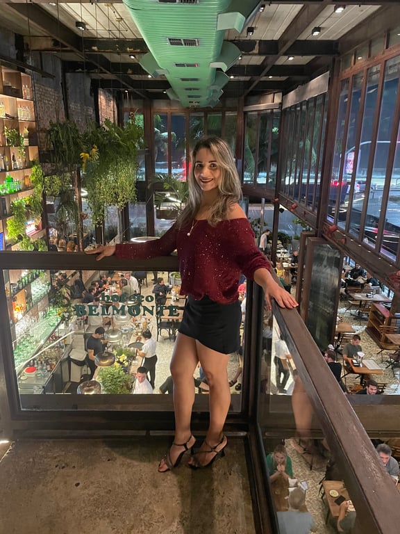 é: “Especialista em Controle da Ejaculação e Performance Massagem sensual em