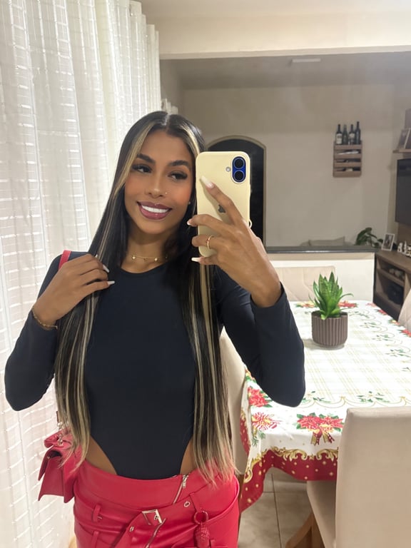 Ayla Medeiros Mssoteraapeuta Massagem