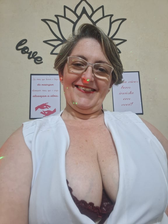 Paty desde 2000 especialista no Tantra e NURU