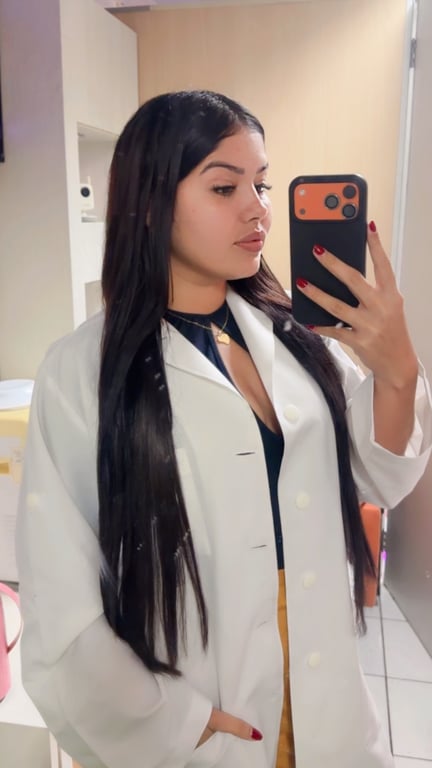 Larissa Massoterapeuta no Roçado em São José Massagem em