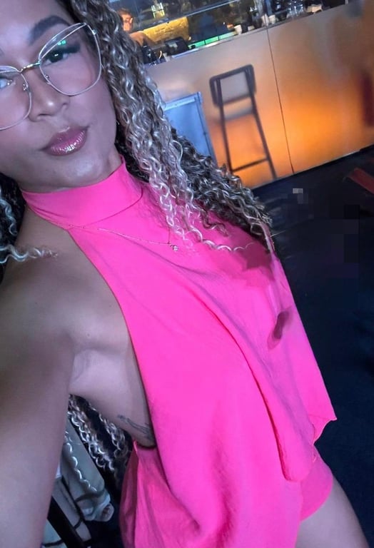 Paloma uma terapeuta da cor do pecado Massagem sensual em